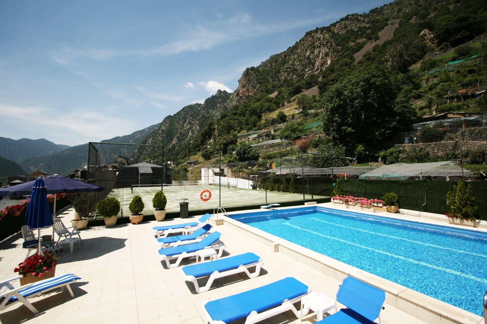 Hotel Pyrenees Andorra la Vella Bagian luar foto